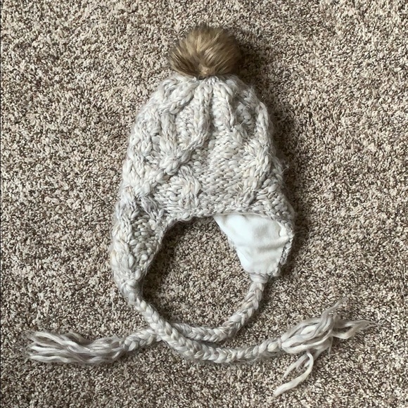 American Eagle Outfitters Accessories - American Eagle Tussle Hat